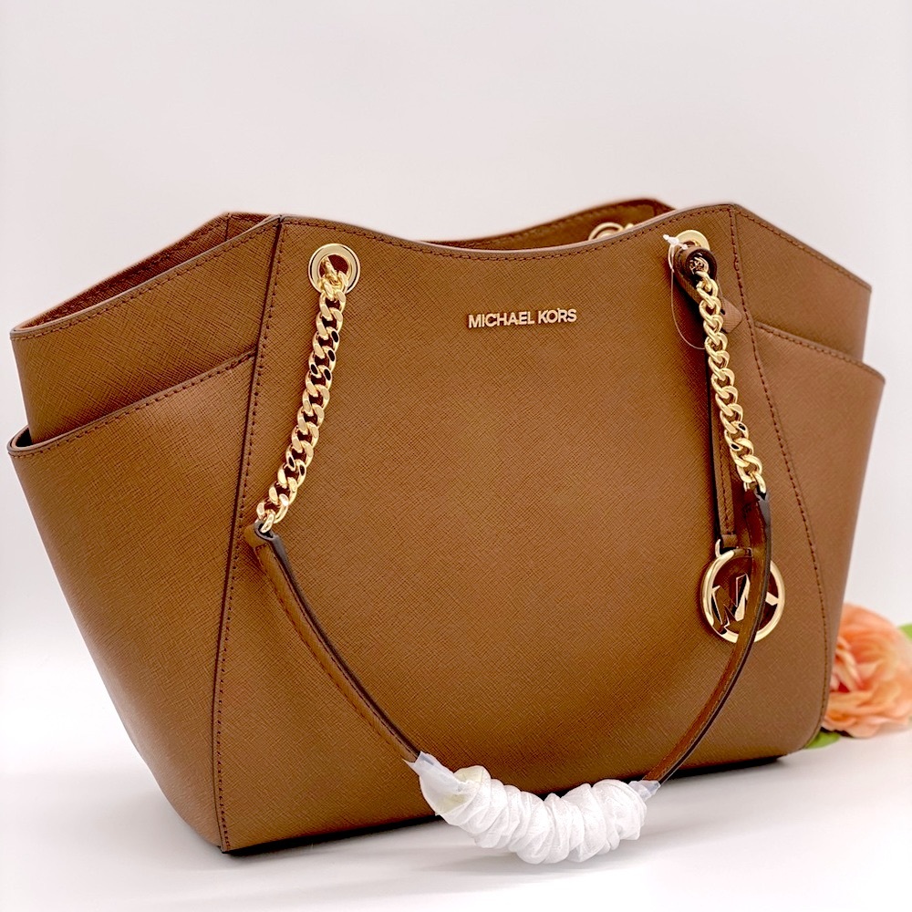 MICHAEL KORS LG CHAIN SHOULDER TOTE  LUGGAGE